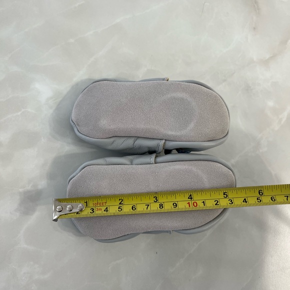 Genuine Leather Baby Infant Shoes Tickle Toes Elastic Enclosure Slip-on Moccasin - Picture 6 of 6